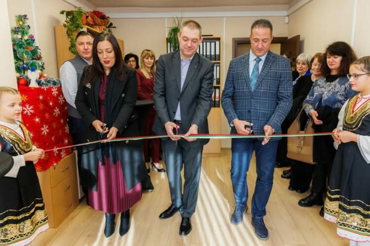 Кметът Кирил Стоев откри новия офис и приемна за граждани на Дирекция &bdquo;Социално подпомагане&ldquo; &ndash; Радомир