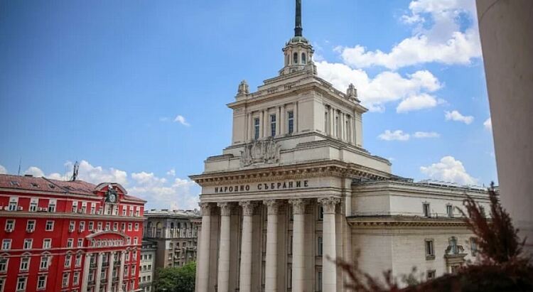 НС реши: България влиза във фонда за подкрепа на Украйна с 10 млн. евро