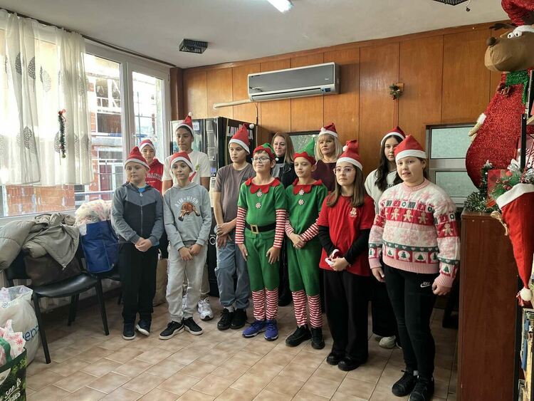 &bdquo;Едно налице, едно наопаки&ldquo;&nbsp;&ndash; жест на внимание, топлина и усмивки за възрастните хора в Хасково 