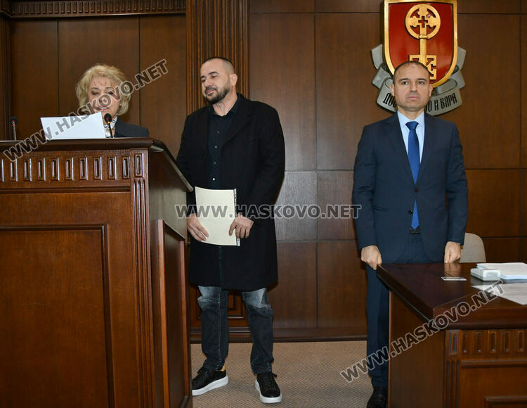 Новият общински съветник Ерол Искендер положи клетва