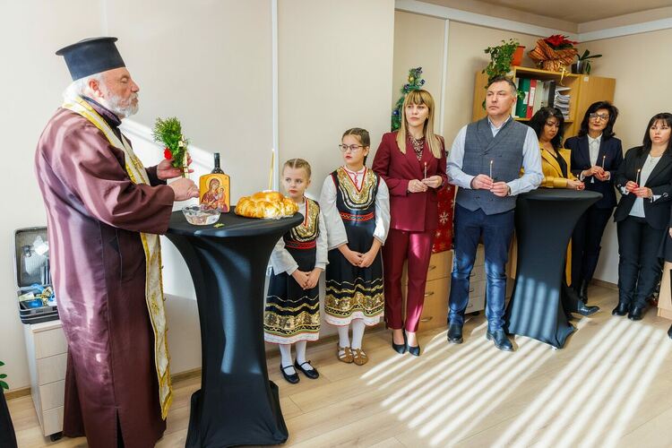 Кметът Кирил Стоев откри новия офис и приемна за граждани на Дирекция &bdquo;Социално подпомагане&ldquo; &ndash; Радомир