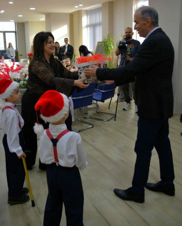 Добри гости коледари гостуваха на кмета на Асеновград