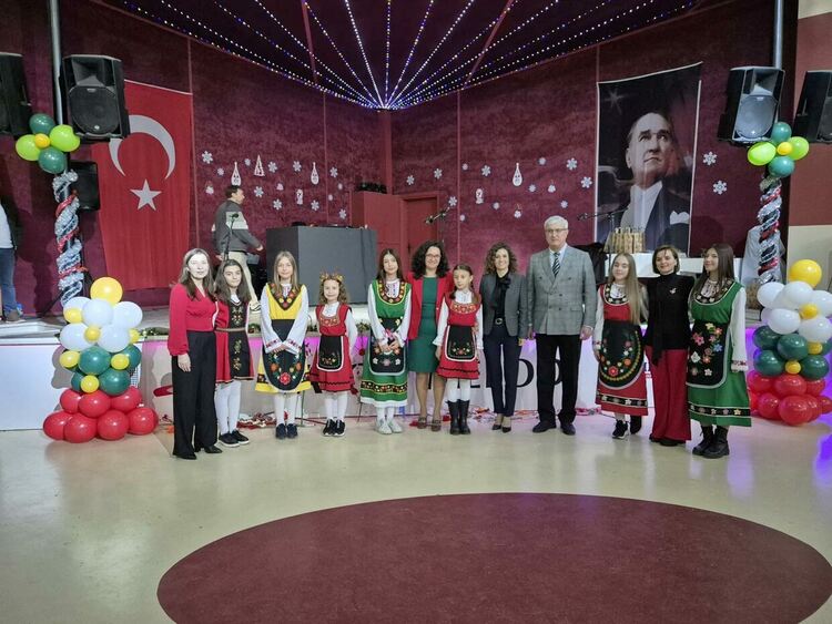 Децата от неделното училище в Одрин получиха подаръци от Хасково