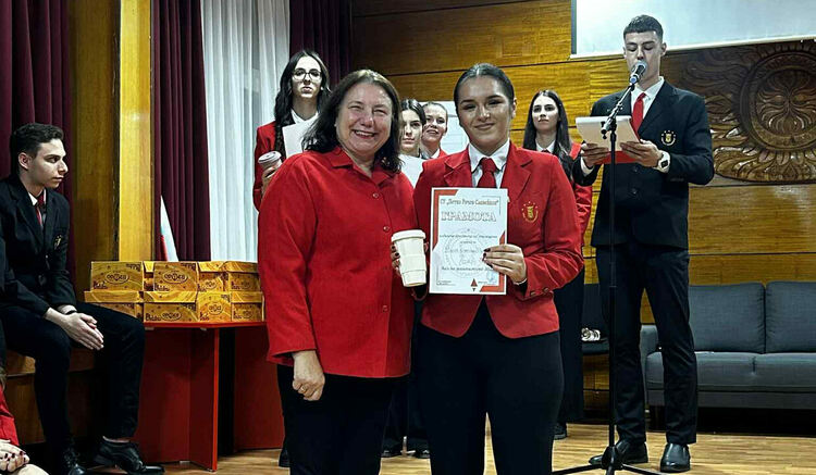 Мария Муканова от "Славейков" е в управата на Националния ученически парламент