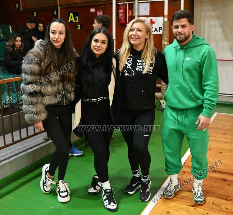 Стотици се включиха в благотворителна тренировка в Хасково 