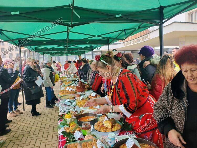 Рецепта на век и половина представиха на &bdquo;Коледна трапеза&ldquo; в Димитровград