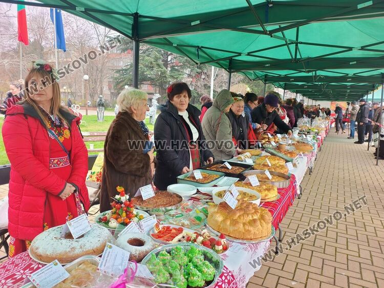 Рецепта на век и половина представиха на &bdquo;Коледна трапеза&ldquo; в Димитровград