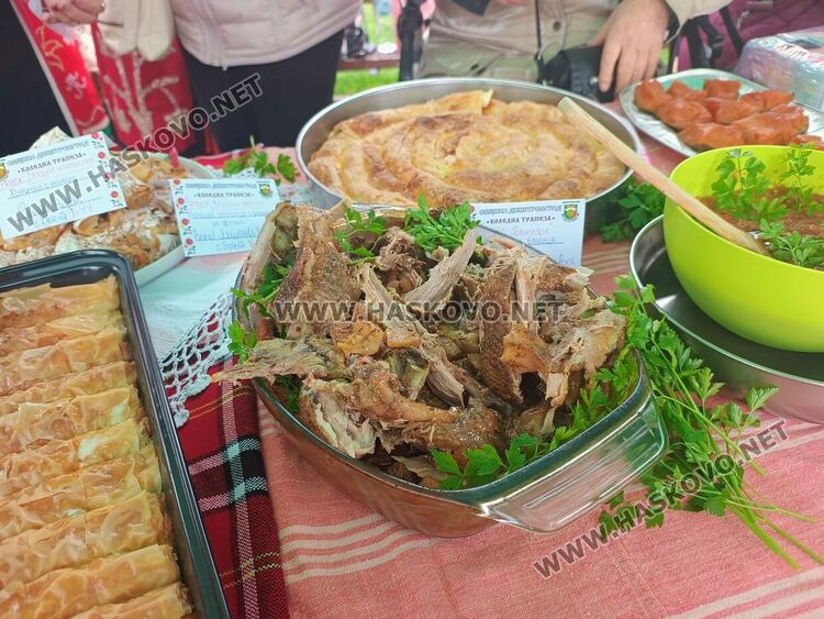 Патицата с ябълки