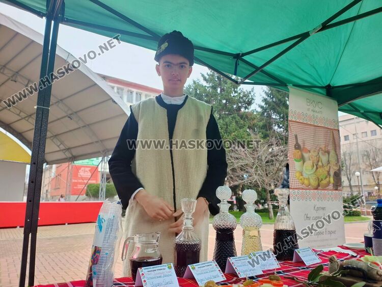 Рецепта на век и половина представиха на &bdquo;Коледна трапеза&ldquo; в Димитровград