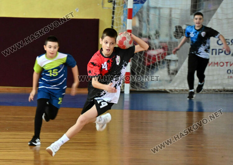 Момчетата на &bdquo;Асти &lsquo;91&ldquo; завършиха годината с две победи