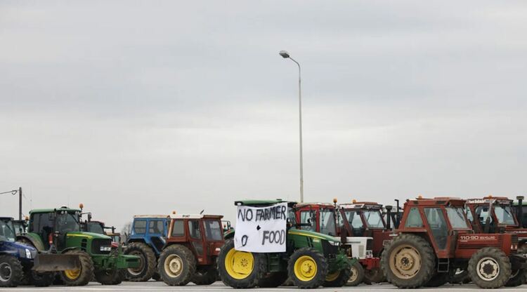  Гръцките фермери спират товарния трафик на &bdquo;Капитан Петко Войвода&ldquo;