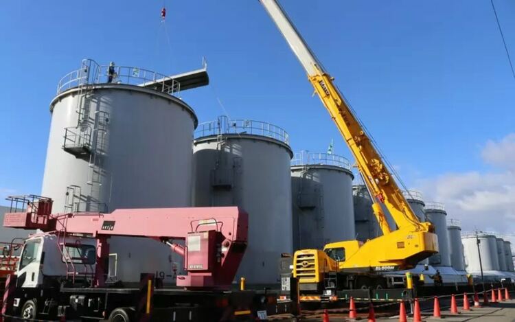 Япония предприе предпазлив подход към ядрената енергия, откакто през 2011 г. масивно земетресение с магнитуд 9,0 и последвало цунами предизвикаха ядрена авария в АЕЦ &bdquo;Фукушима&ldquo;. Това беше най-тежката ядрена катастрофа в света след Чернобил през 1986 г.