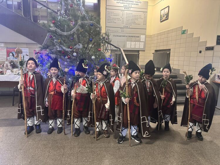 9862 лева са събрани на Коледния благотворителен базар в Съдебна палата-Хасково 