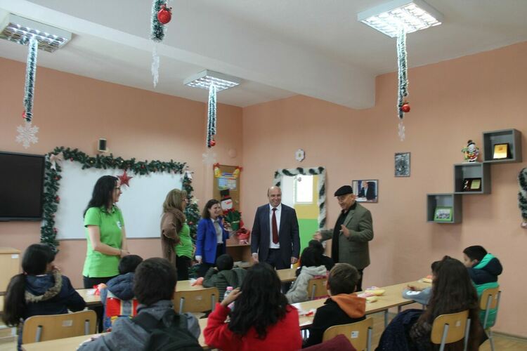 Откриха нов физкултурен салон в ОУ &bdquo;Христо Ботев&ldquo; в село Левка