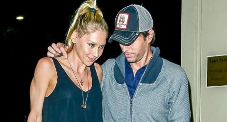 Енрике Иглесиас и Ана Курникова обявиха раждането на четвъртото си дете