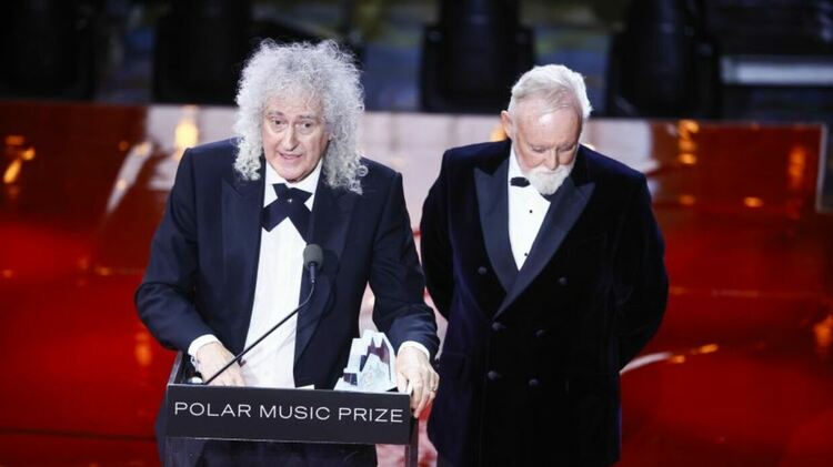 Brian May представи неиздавана коледна песен на Queen