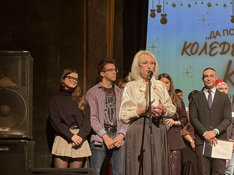 ЕГ&ldquo;Христо Ботев&ldquo; в Кърджали събра и дари  18 000лв. за кампанията &bdquo;Да подарим надежда за Коледа&ldquo;