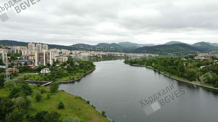 Променлива облачност днес в Кърджали