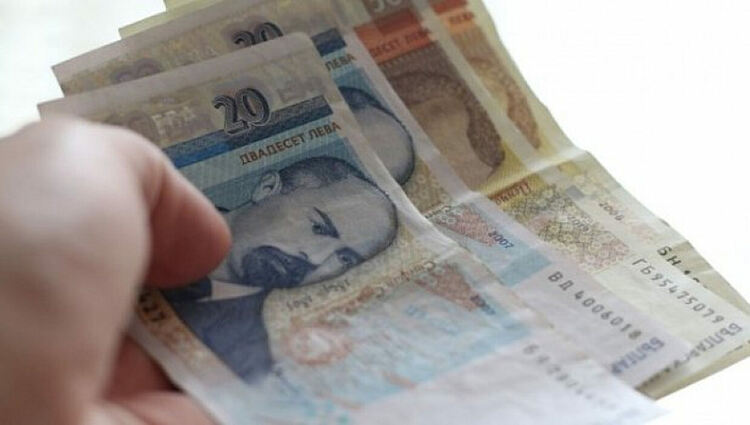 Рекордни спестявания: Българите държат над 100 млрд. лева в банките и изчакват