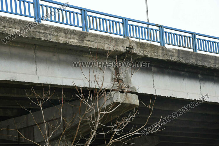 Община Хасково чака държавно финансиране за ремонт на надлеза до жп гарата