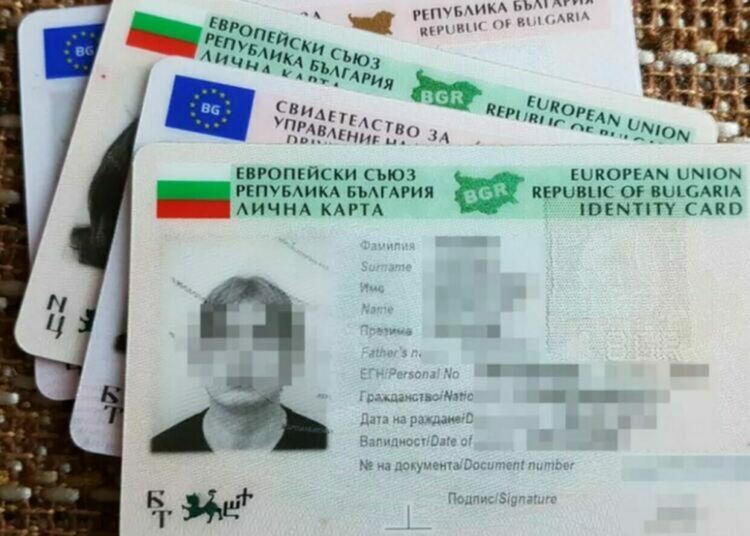 Задържаха мъж с фалшива шофьорска книжка, арестуваха водач с 2,21 промила в Хасково