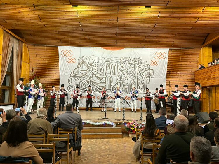 Стипендии и празничен дух белязаха коледния концерт на НУФИ &bdquo;Широка лъка&ldquo;