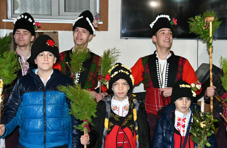 Възстановка на обичая Коледуване в село Узунджово