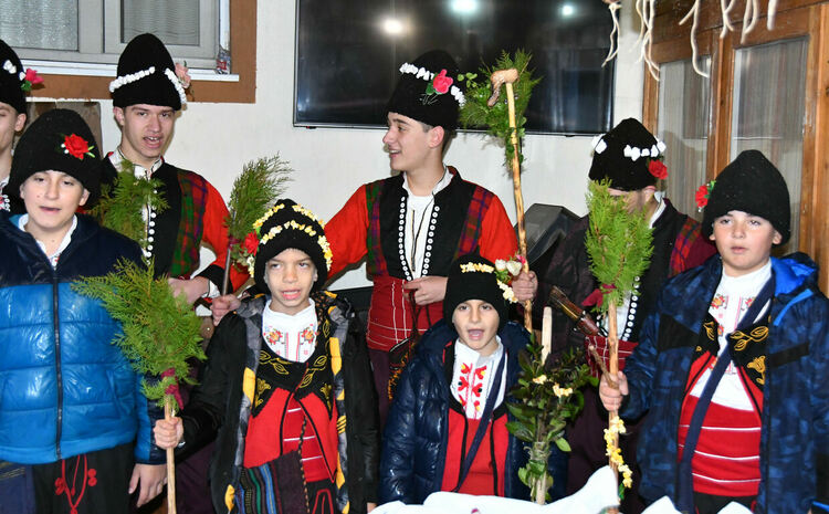 Възстановка на обичая Коледуване в село Узунджово