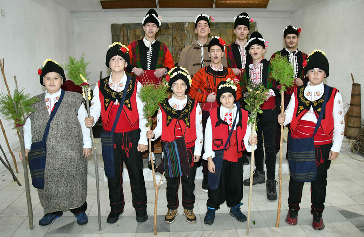 Възстановка на обичая Коледуване в село Узунджово