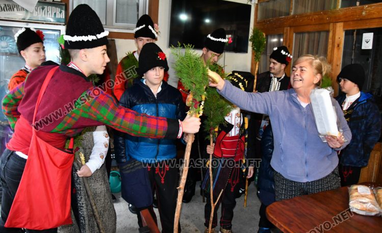 Възстановка на обичая Коледуване в село Узунджово