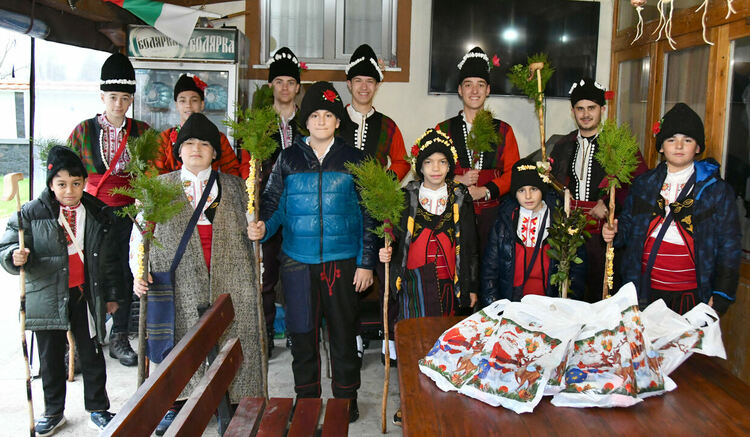 Възстановка на обичая Коледуване в село Узунджово