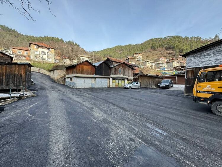 Завърши реконструкцията на една от главните улици на с. Бяла река