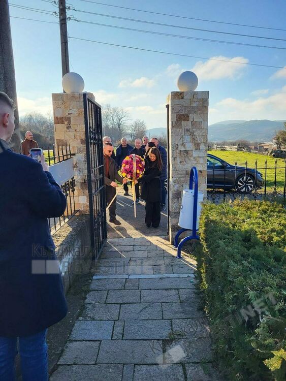 Съветници на ДПС предизвикаха напрежение на срещата на Асен Василев в Кърджали/снимки/