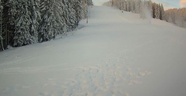 Над 20 см снежна покривка в Смолянско, &ldquo;Превала&rdquo; остава затворен за тежкотоварни автомобили 