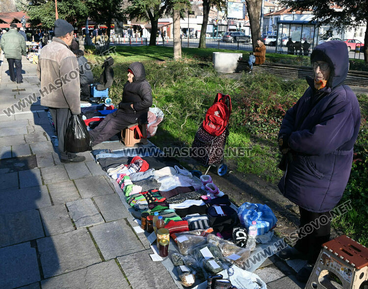 Зелето поевтиня почти двойно на пазара в Хасково