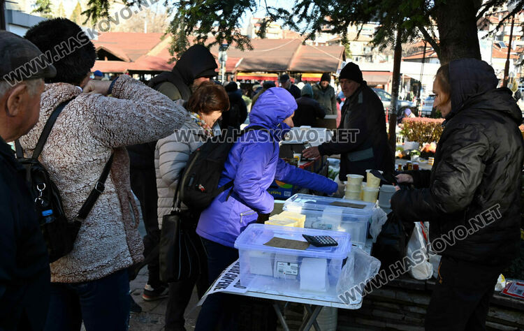 Зелето поевтиня почти двойно на пазара в Хасково