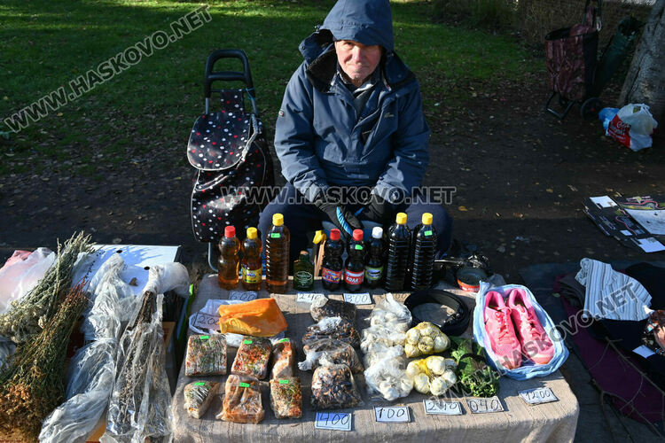 Зелето поевтиня почти двойно на пазара в Хасково