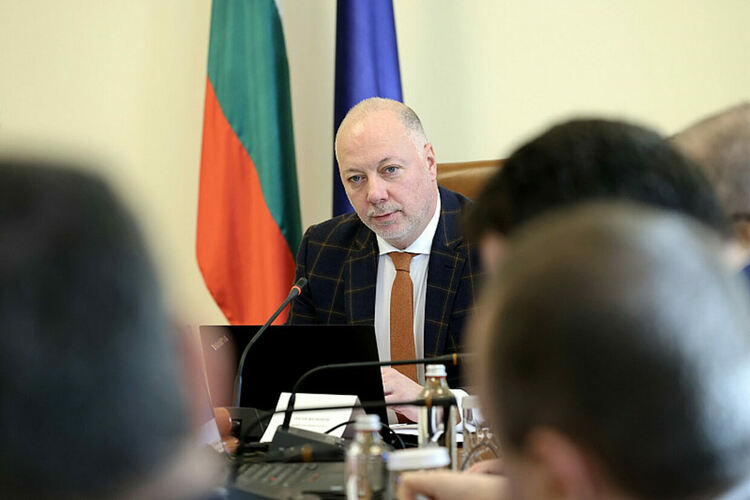 Концесии, ваксини и външна политика: Кабинетът &bdquo;Желязков&ldquo; затваря годината