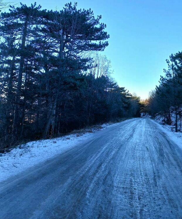 Извършиха опесъчаване на високопланинските пътища в Асеновградско 