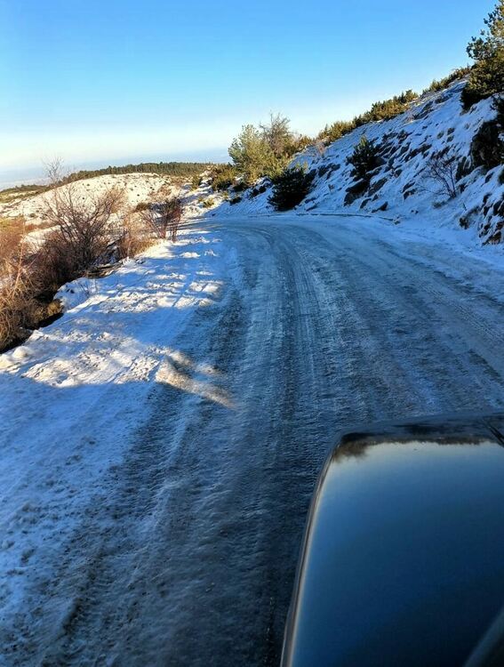 Извършиха опесъчаване на високопланинските пътища в Асеновградско 