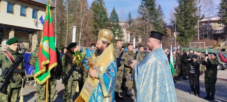 Смолян отбелязва 178 г. от рождението на Христо Ботев с военен ритуал и поднасяне на венци