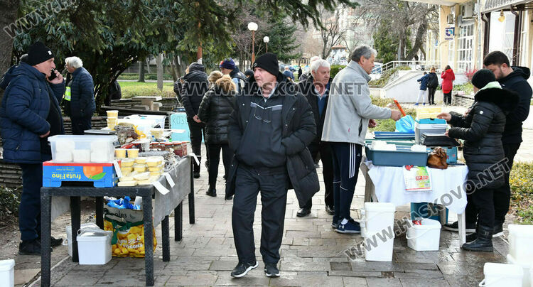 В третия ден на еврото: Хасковлии пазаруват в лева