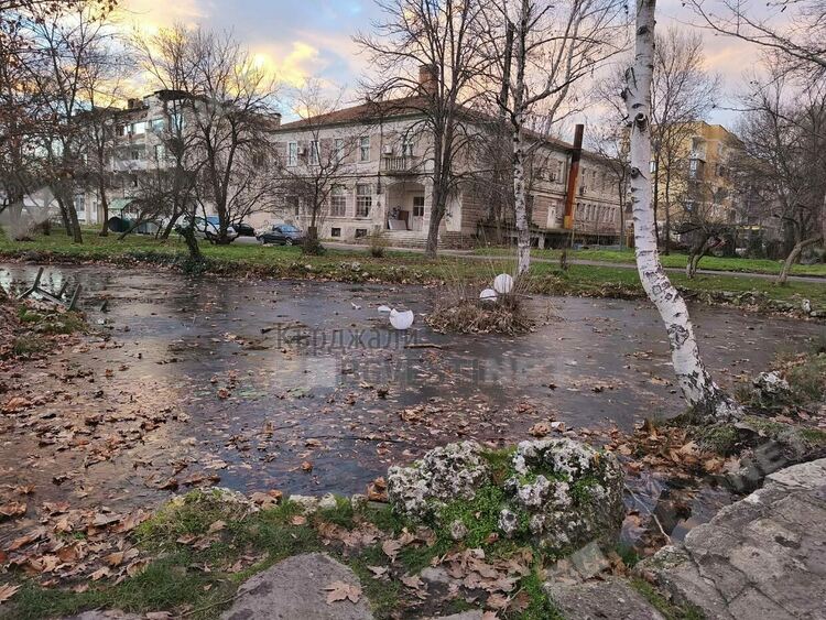 Погром в парк &bdquo;Горубсо&ldquo;в Кърджали, вандали потрошиха за празниците осветителните тела