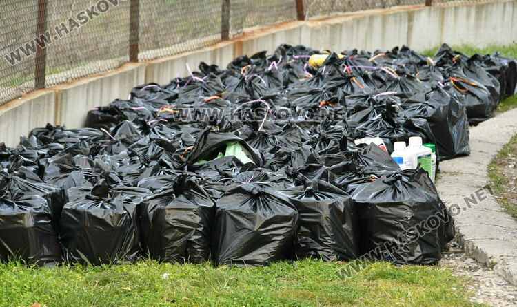 Хванаха бус със забранени препарати за растителна защита