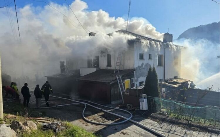 Стартира дарителска кампания за три семейства, останали без дом след пожар в кв. &bdquo;Каптажа"