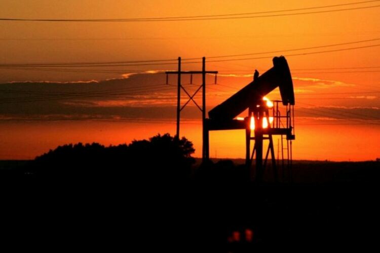 Петролът поевтиня след американската военна операция във Венецуела