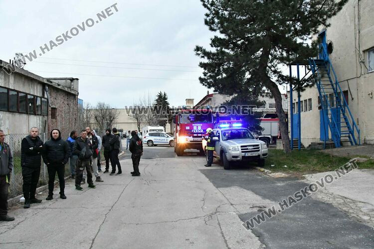 Гори склад за фотоволтаици в индустриалната зона на Хасково