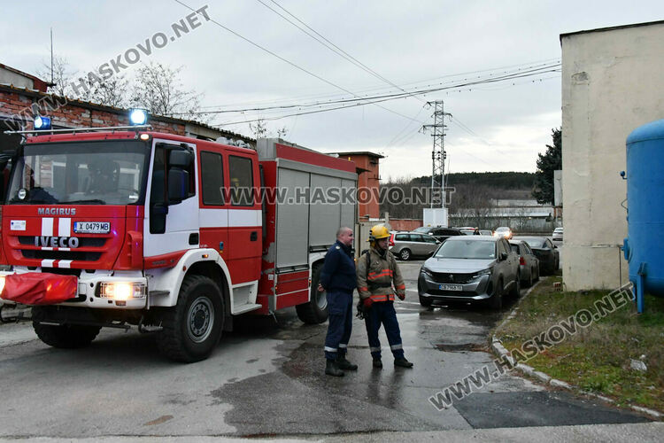 Гори склад за фотоволтаици в индустриалната зона на Хасково