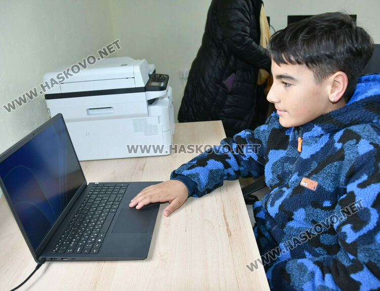 Ще учат на компютърна грамотност възрастни и социално уязвими в нов дигитален клуб 