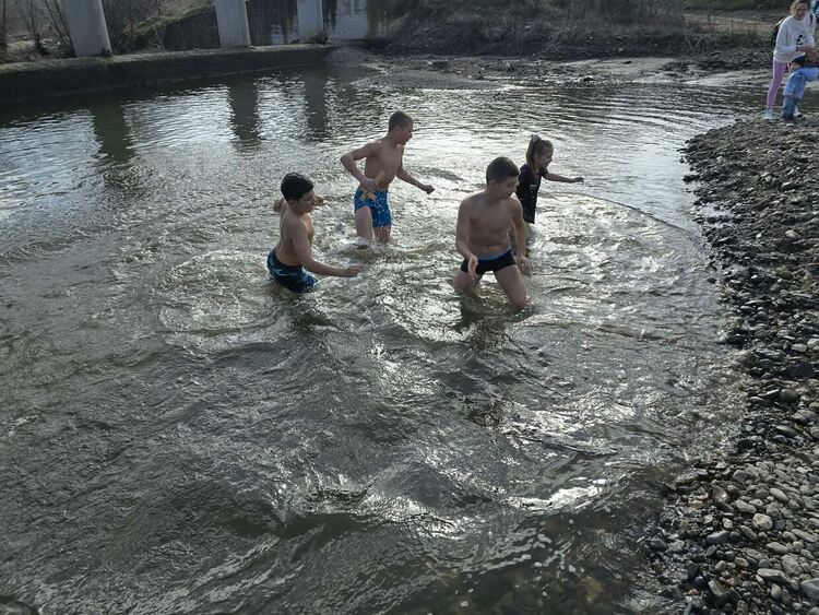 Джудисти спасиха кръста в Гарваново